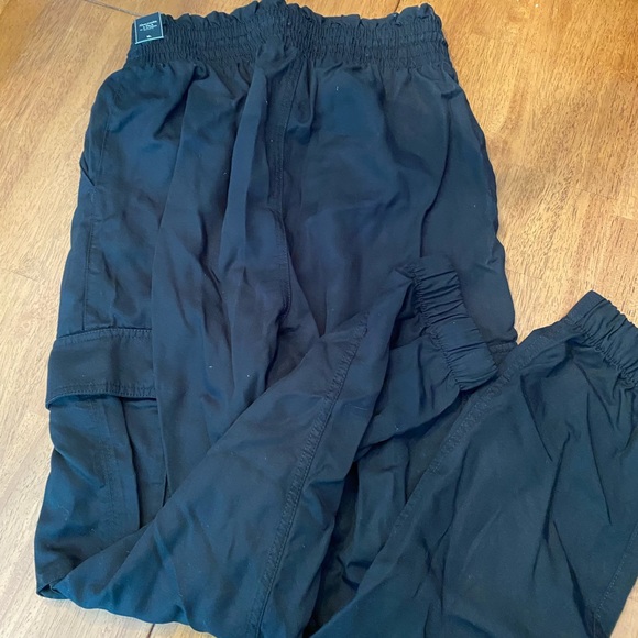 🔥🔥 S O L D NWT Black Cargo Joggers 🔥🔥 - Picture 2 of 7
